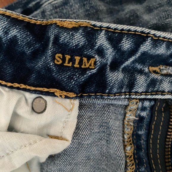 Distressed American Eagle Jeans - Picture 4 of 6